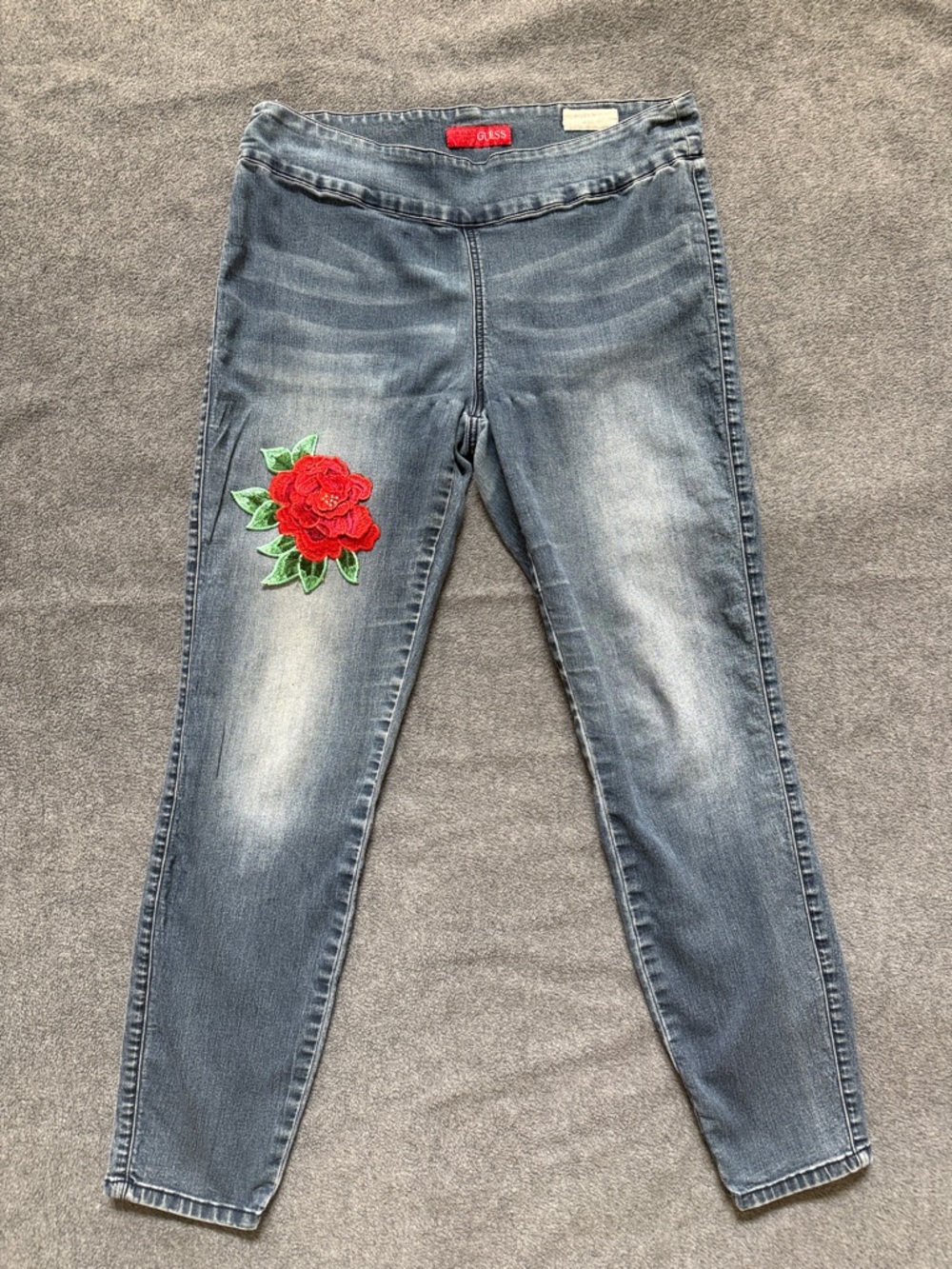 Vintage Guess Women’s sz 30 Blue Wash Jeggings with Red Rose Patch